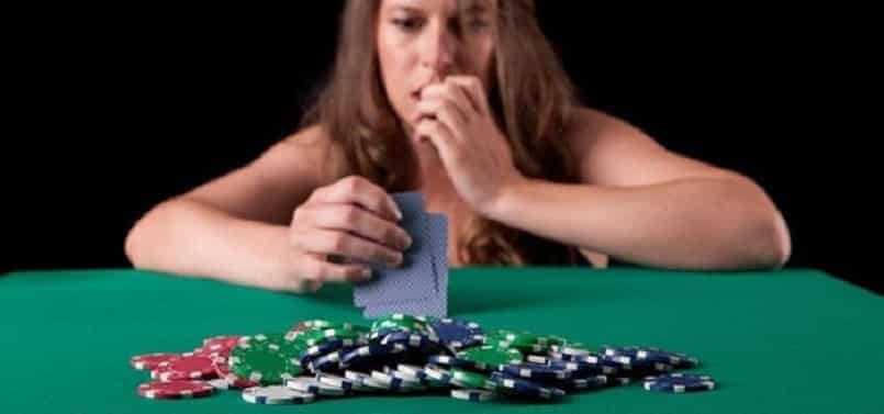 Các sai lầm khi bluff trong poker